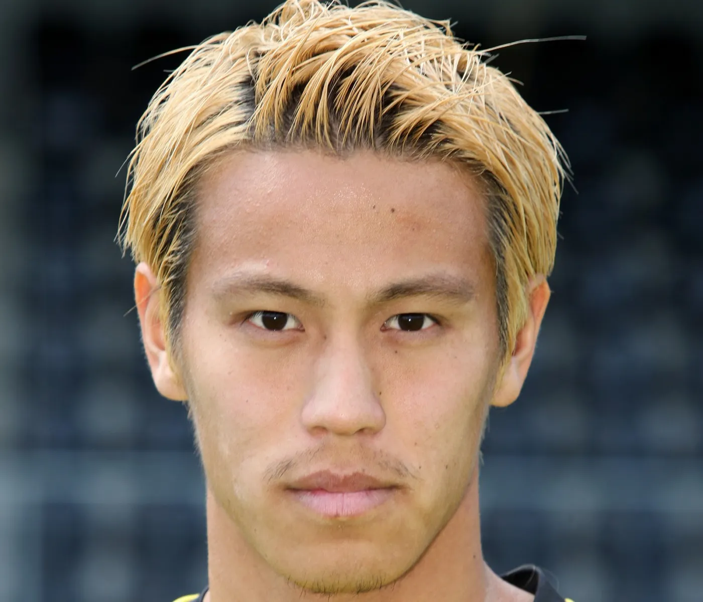 Keisuke Honda sinh vào ngày nào trong tháng 6? 01